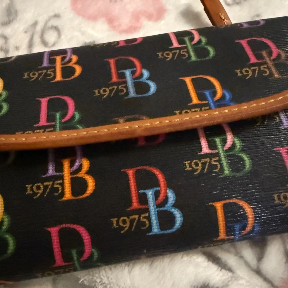 Dooney & Bourke DB75 multi-color slim wallet EUC - Picture 10 of 16
